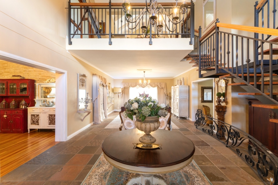 5 Bedroom Property for Sale in Northcliff Western Cape